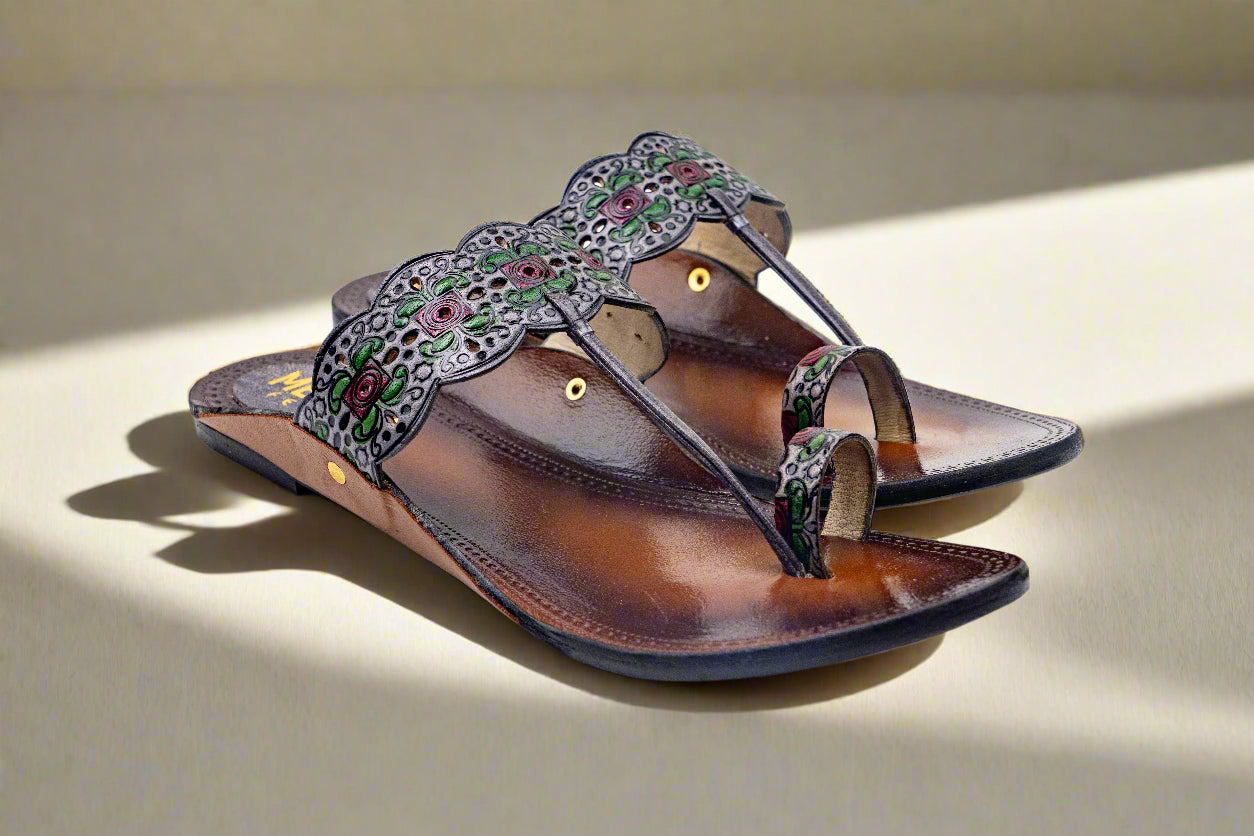 Back-Cut Classic Kolhapuri Flats – Pure Leather Minimalist Design
